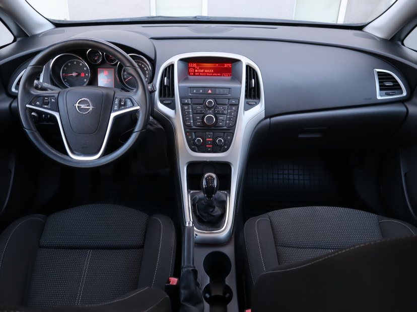 Opel Astra, 2012