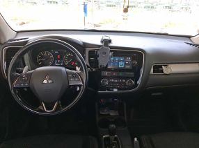 Mitsubishi Outlander - 2016