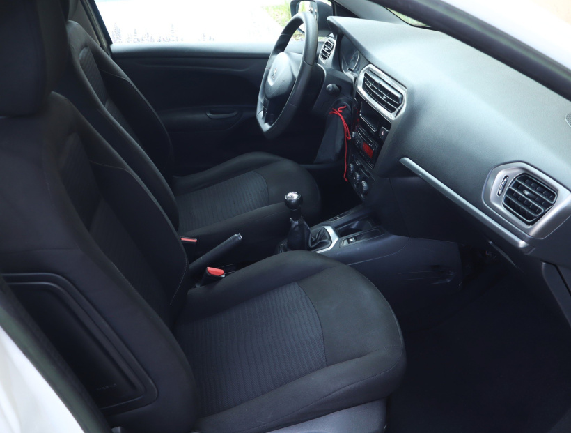 Peugeot 301, 2015