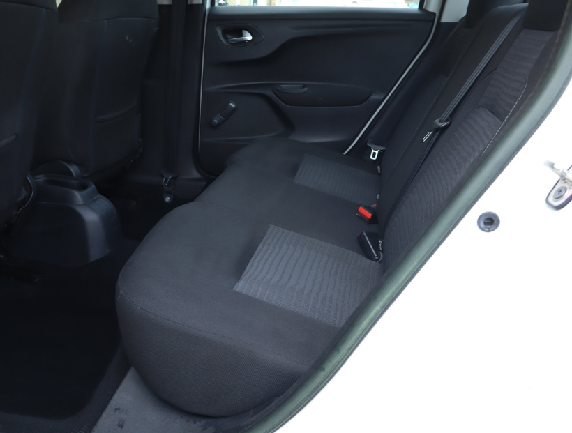 Peugeot 301, 2015