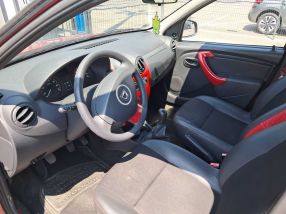 Dacia Sandero - 2012