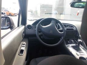 Peugeot 3008 - 2012