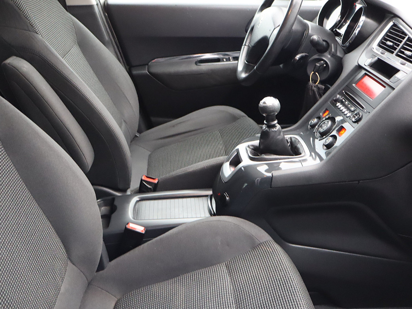Peugeot 5008, 2015