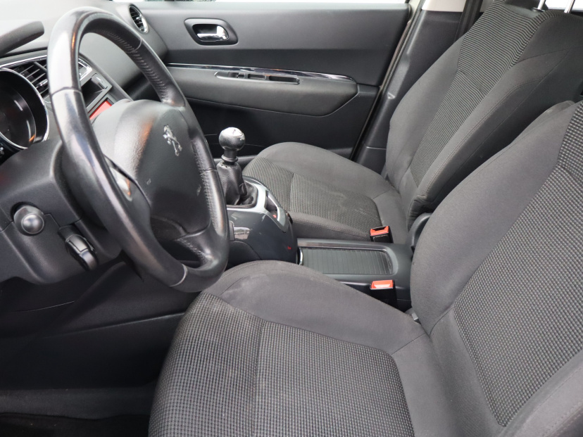 Peugeot 5008, 2015