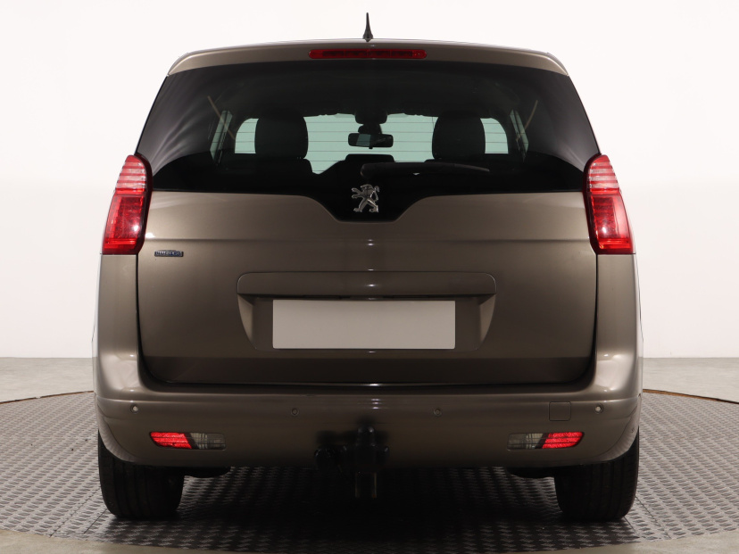 Peugeot 5008, 2015
