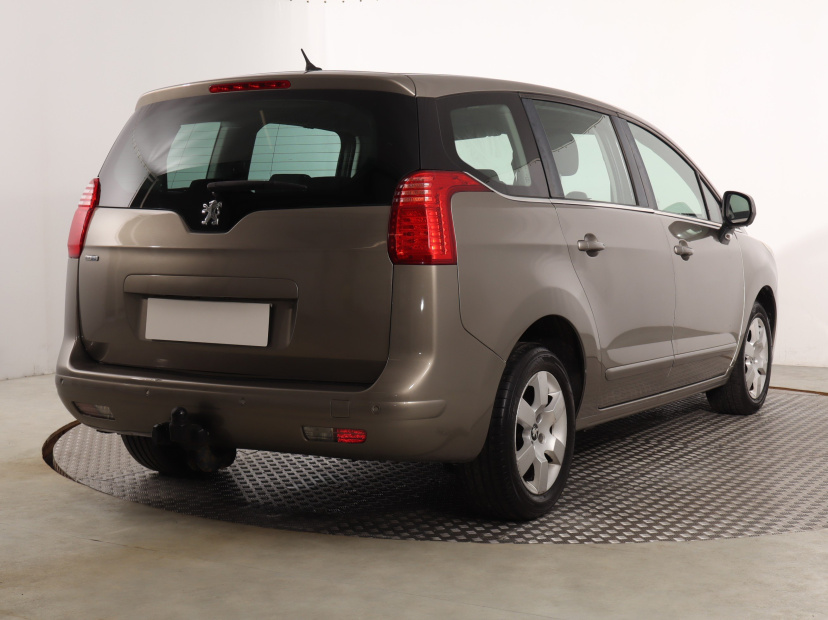 Peugeot 5008, 2015