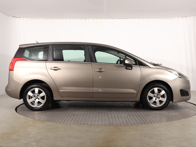 Peugeot 5008, 2015
