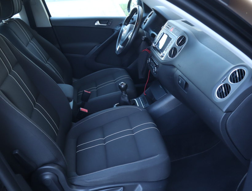 Volkswagen Tiguan, 2011