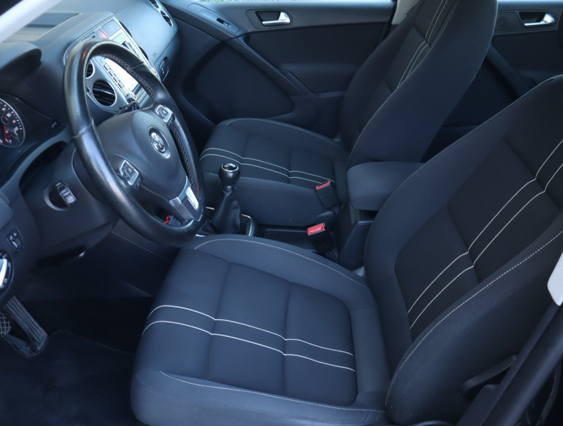 Volkswagen Tiguan, 2011