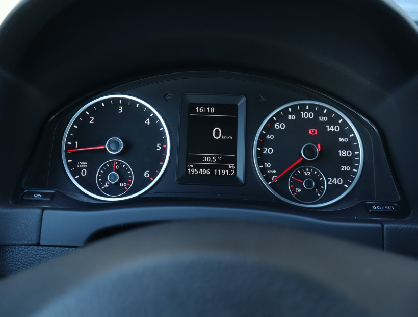 Volkswagen Tiguan, 2011