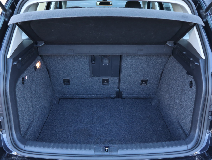 Volkswagen Tiguan, 2011