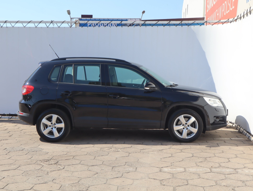 Volkswagen Tiguan, 2011