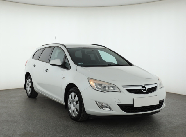 Opel Astra 2011