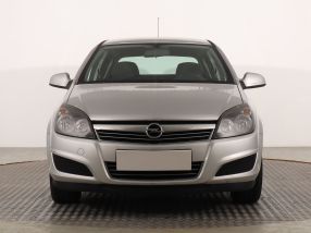 Opel Astra - 2012