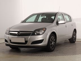 Opel Astra - 2012