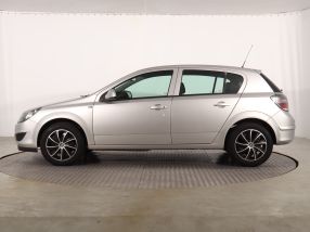 Opel Astra - 2012