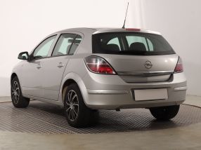 Opel Astra - 2012