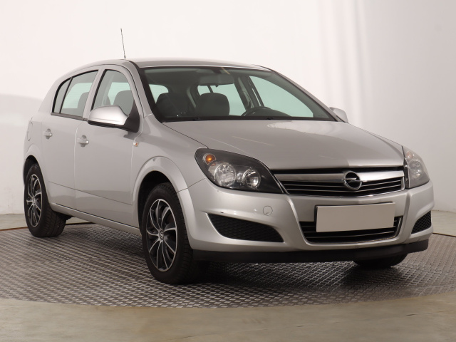 Opel Astra 2012
