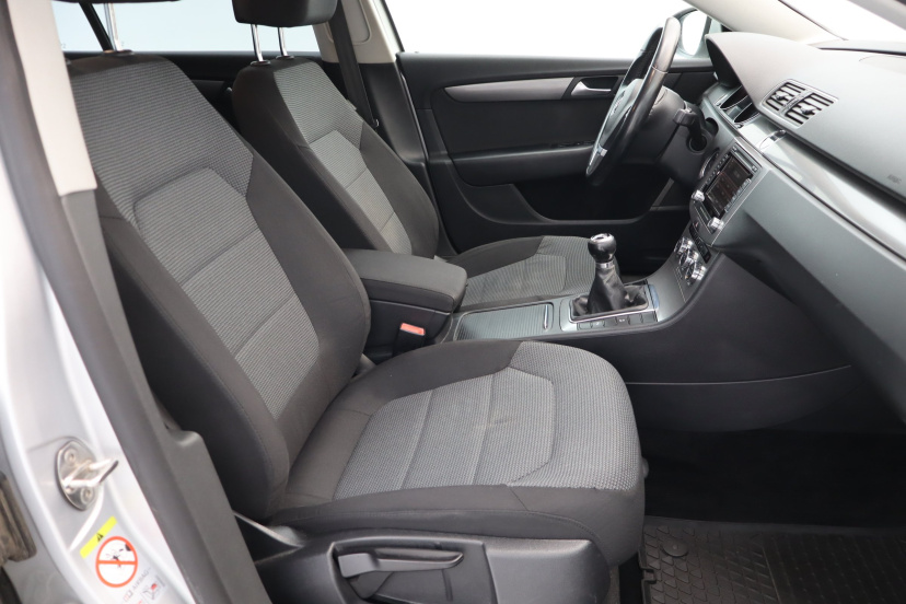 Volkswagen Passat, 2011