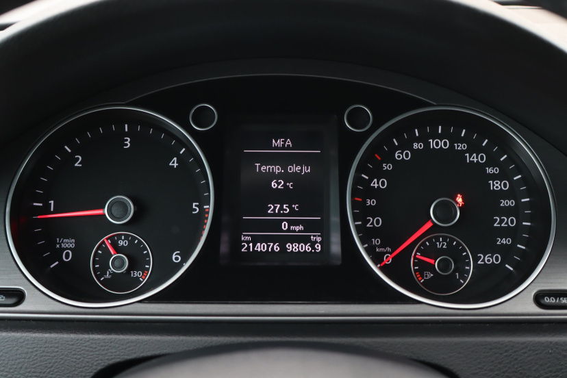 Volkswagen Passat, 2011
