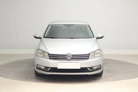 Volkswagen Passat - 2011