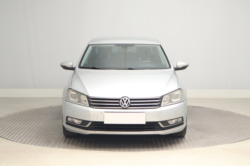 Volkswagen Passat, 2011