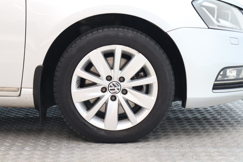 Volkswagen Passat, 2011