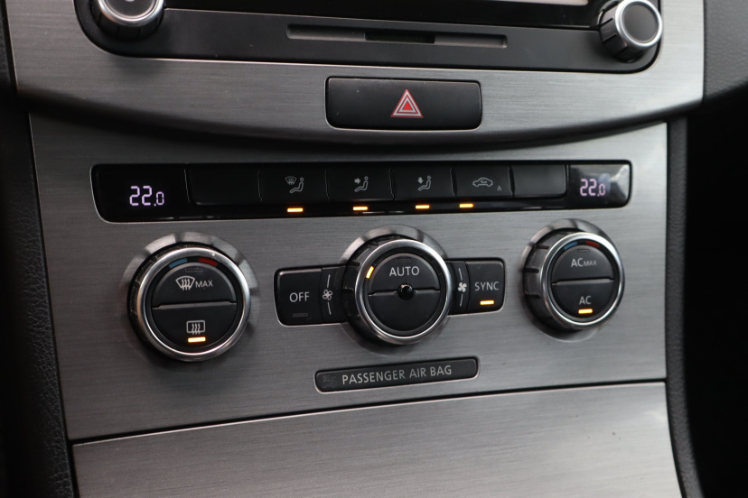 Volkswagen Passat, 2011