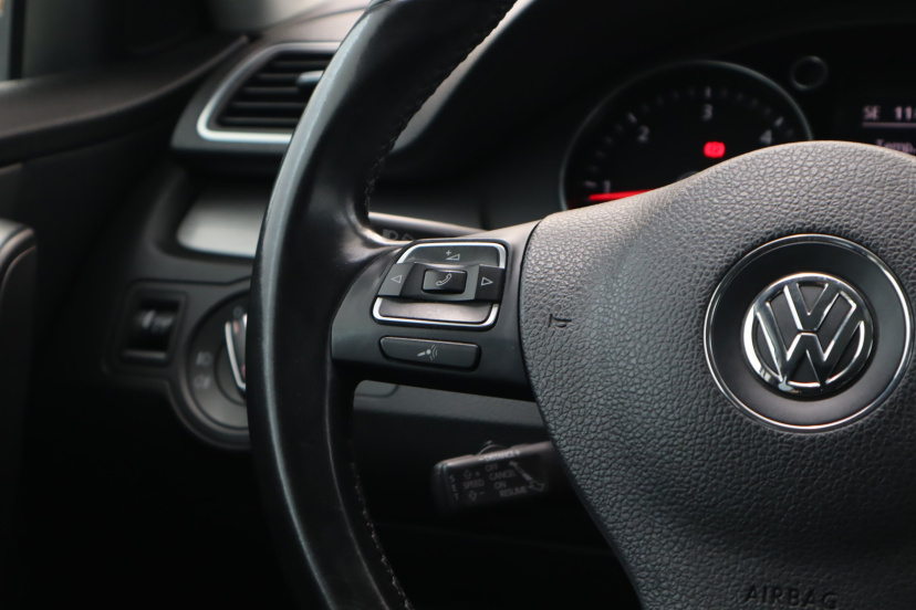 Volkswagen Passat, 2011