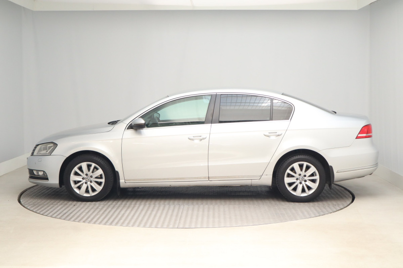 Volkswagen Passat, 2011