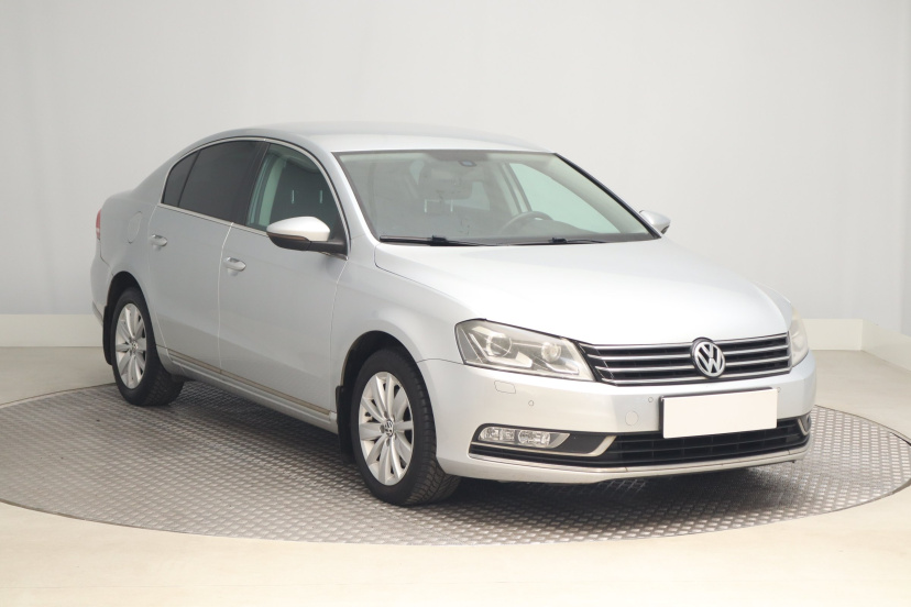 Volkswagen Passat, 2011