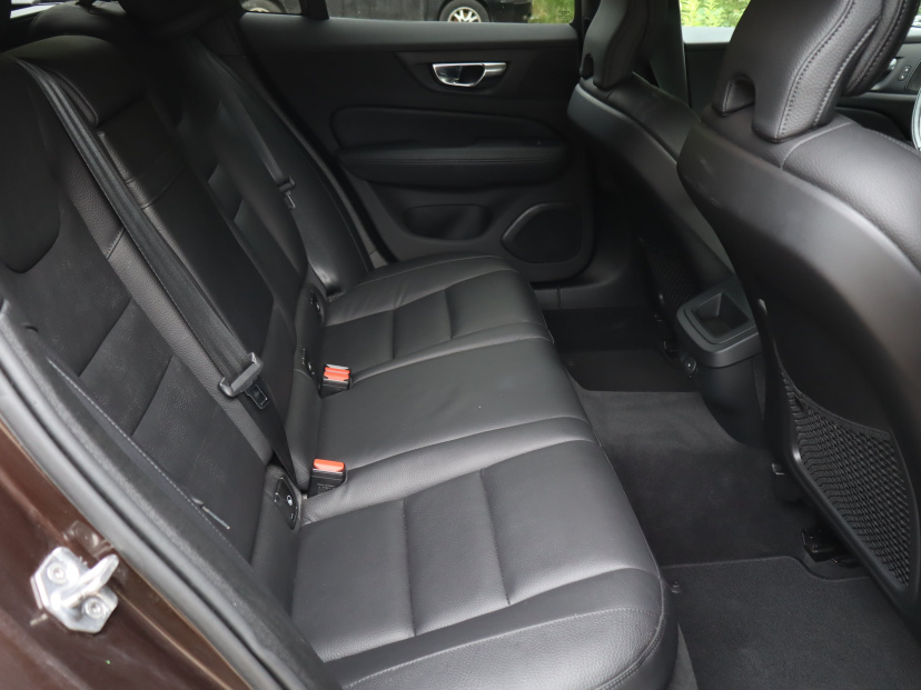 Volvo V60 Cross Country, 2021