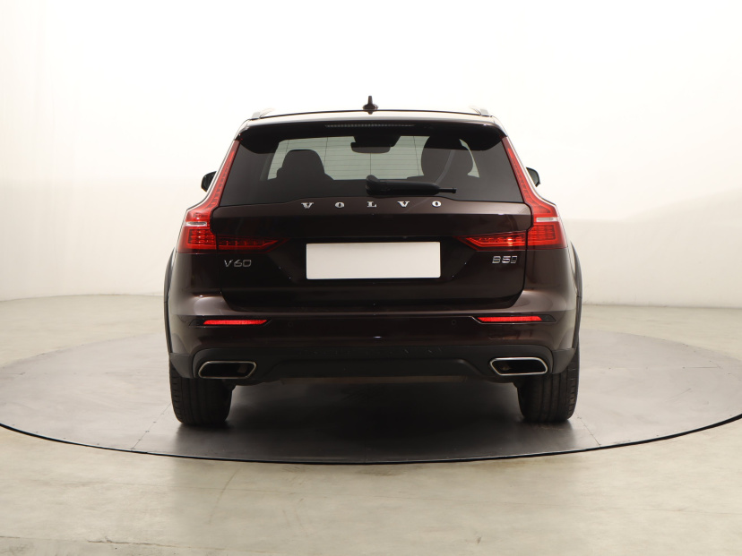 Volvo V60 Cross Country, 2021