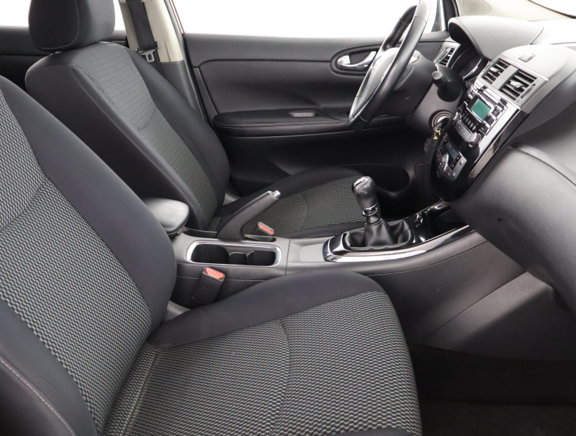 Nissan Pulsar, 2015