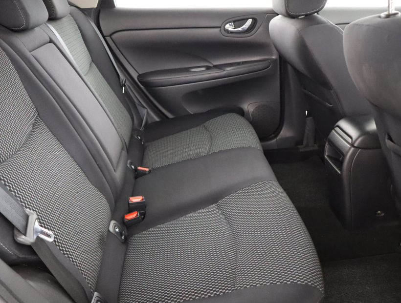 Nissan Pulsar, 2015