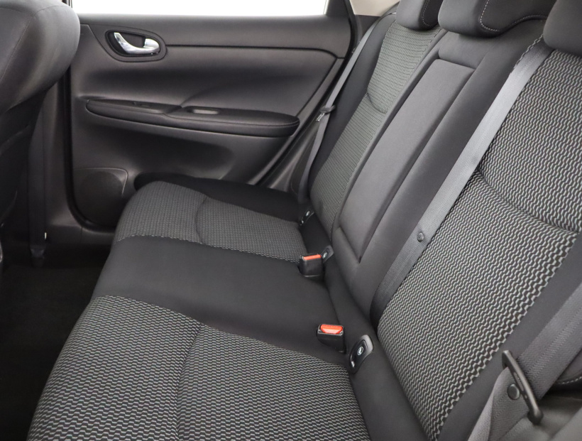Nissan Pulsar, 2015