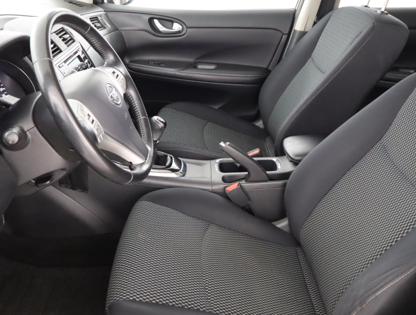 Nissan Pulsar, 2015