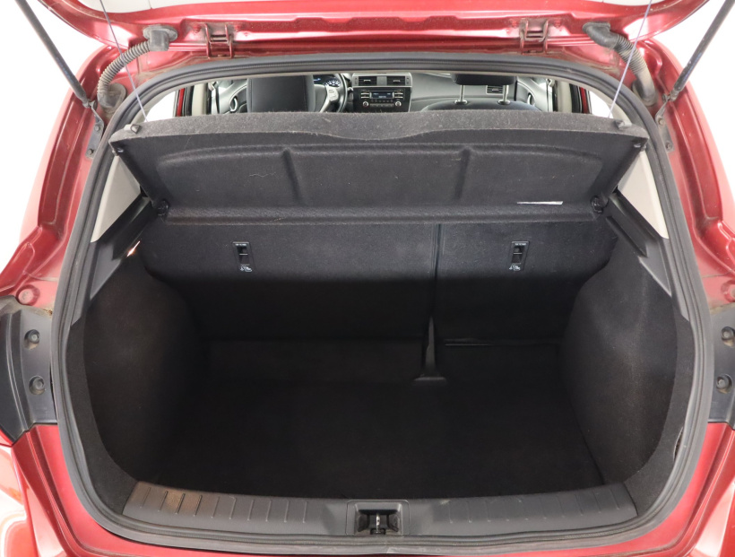 Nissan Pulsar, 2015