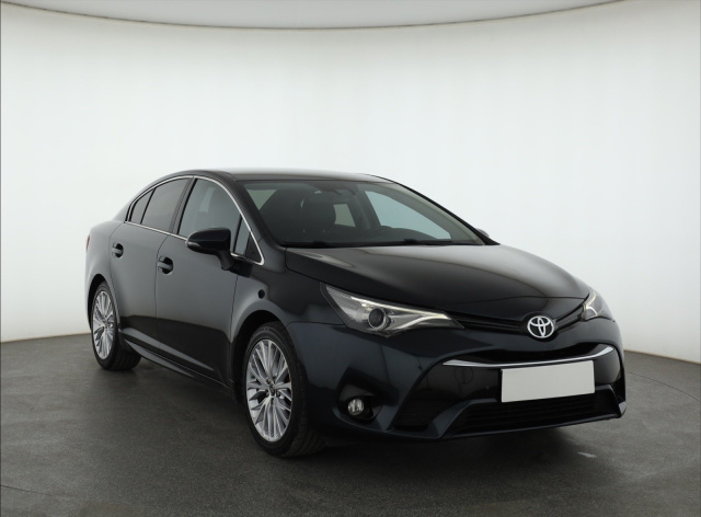 Toyota Avensis 2015