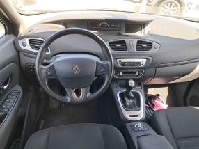 Renault Grand Scenic - 2015