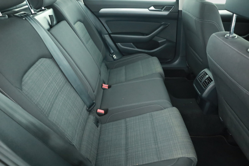 Volkswagen Passat, 2021