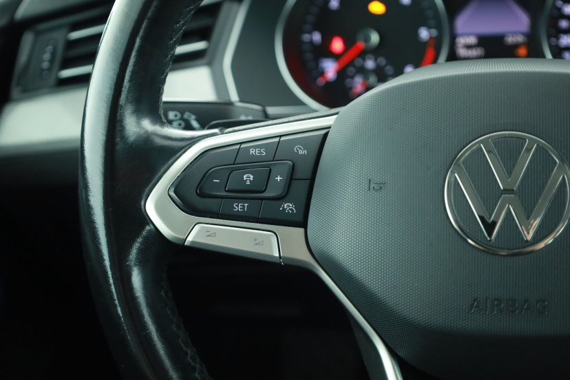 Volkswagen Passat, 2021