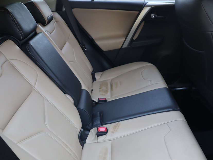 Toyota RAV 4, 2015