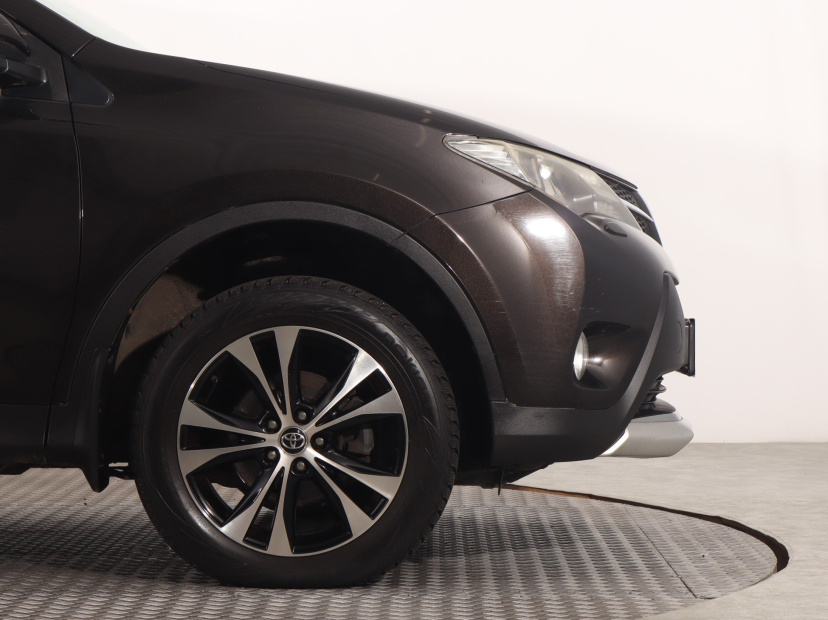 Toyota RAV 4, 2015