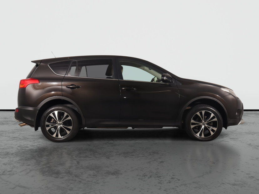 Toyota RAV 4, 2015
