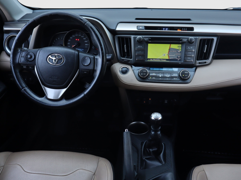 Toyota RAV 4, 2015