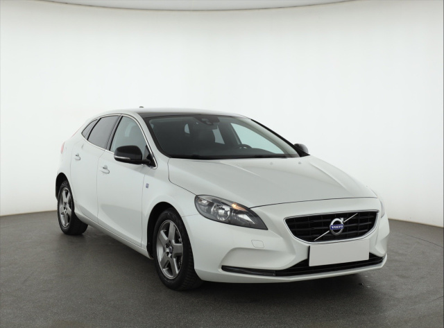 Volvo V40 2015