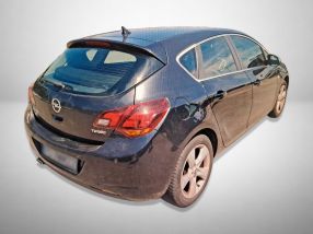 Opel Astra - 2012