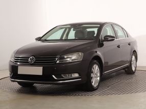 Volkswagen Passat - 2011