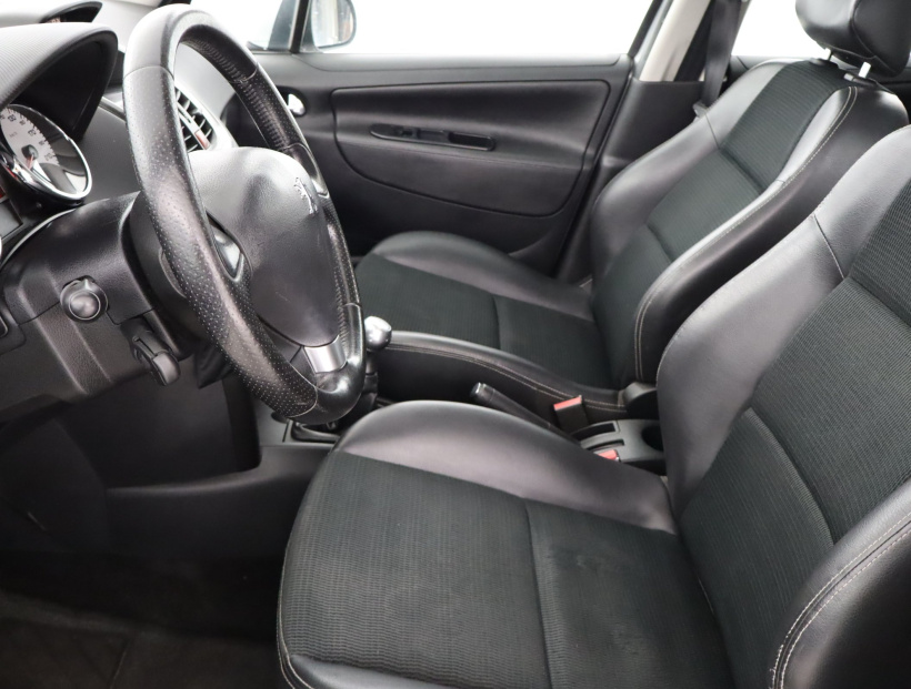 Peugeot 207, 2011